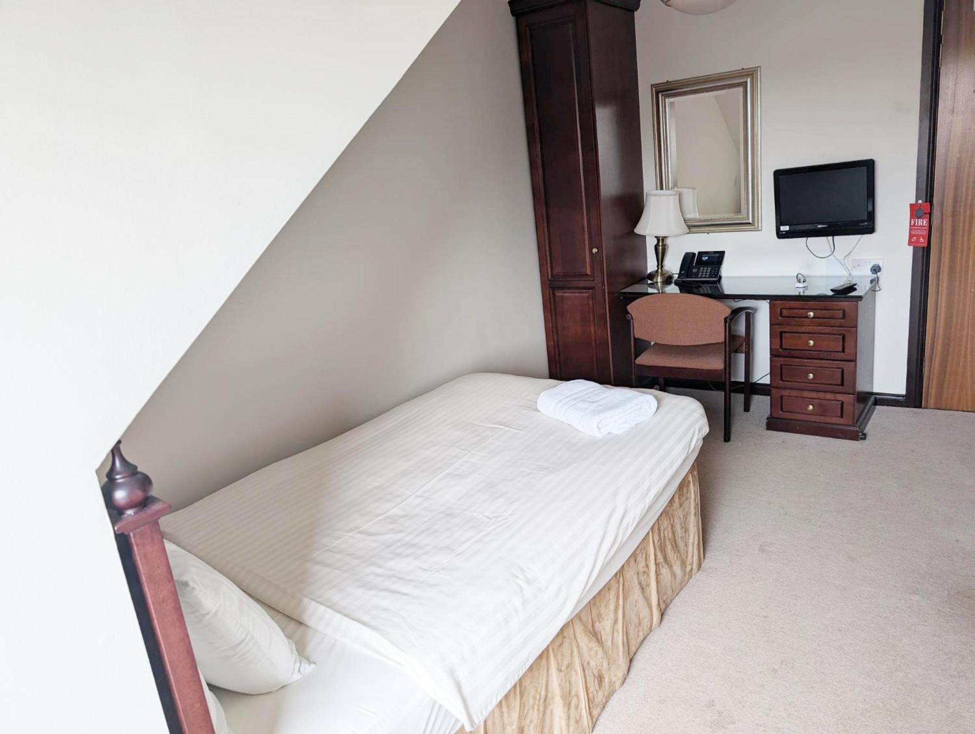 Strathburn Hotel Inverurie By Compass Hospitality 외부 사진