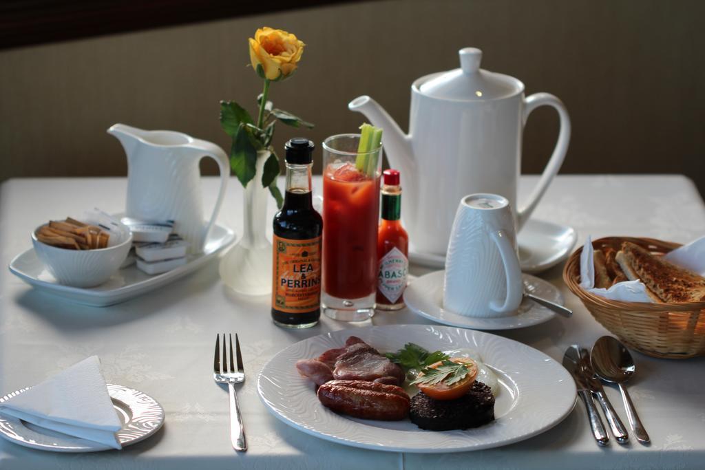 Strathburn Hotel Inverurie By Compass Hospitality 외부 사진