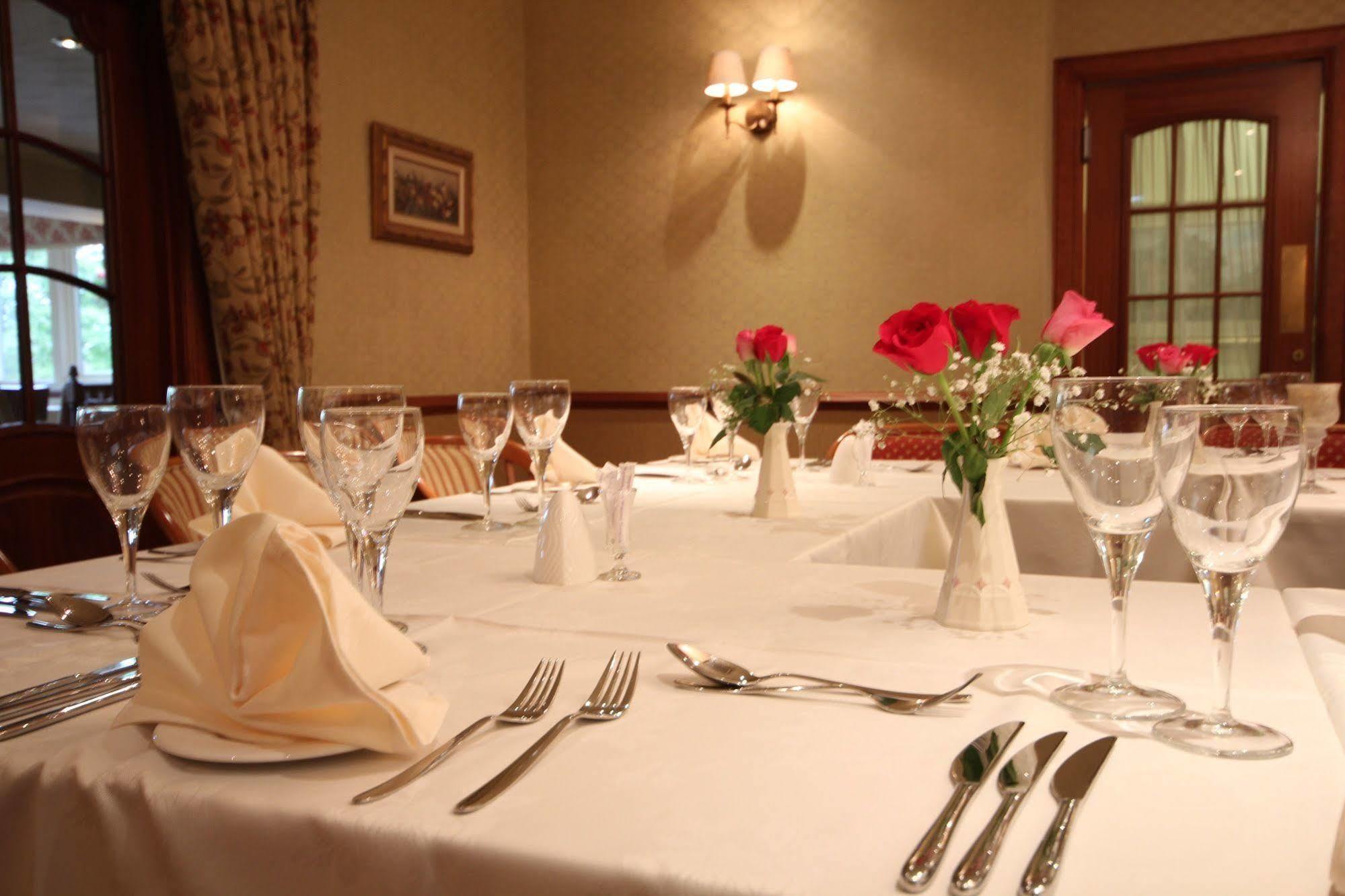 Strathburn Hotel Inverurie By Compass Hospitality 외부 사진