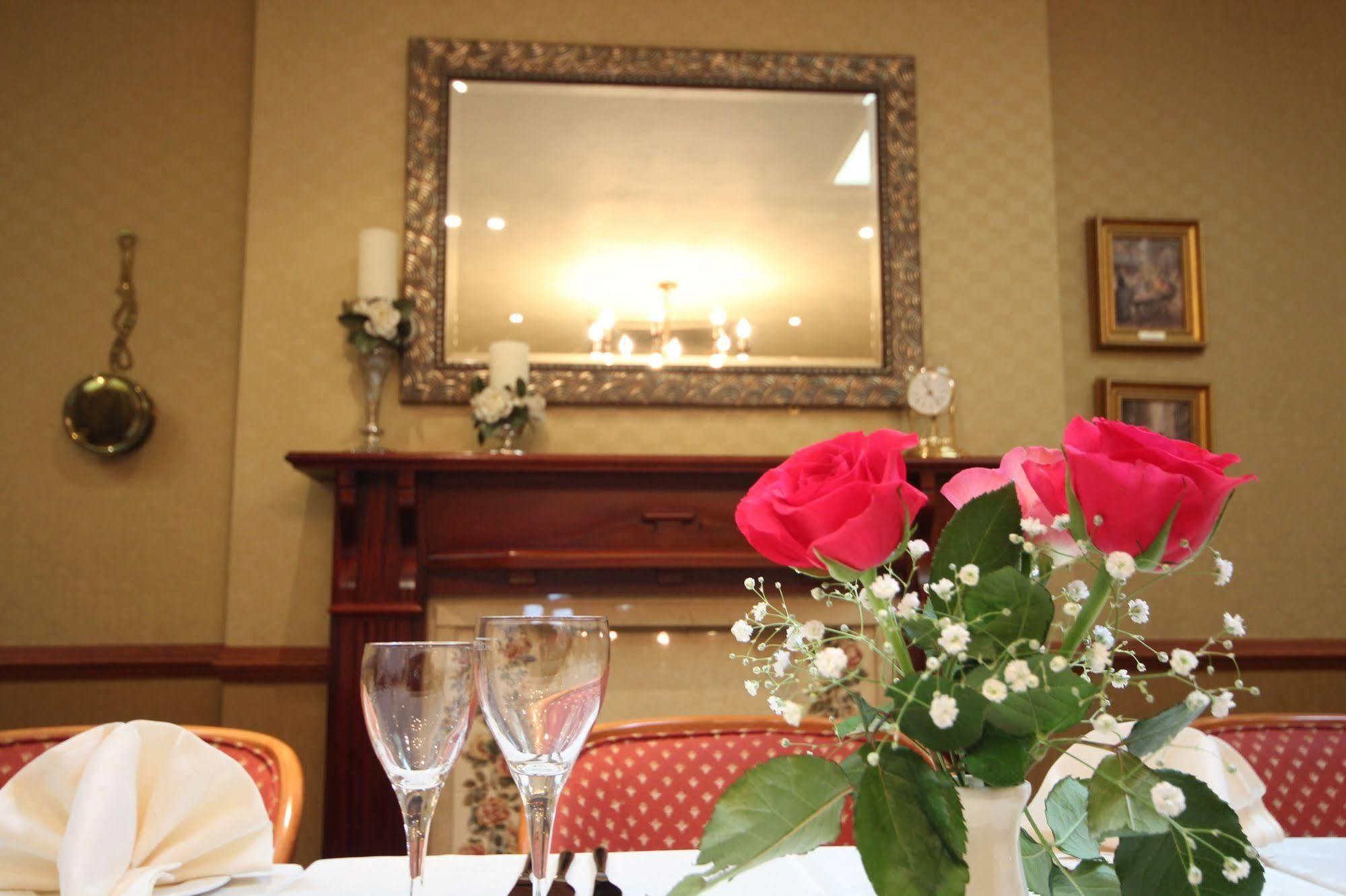 Strathburn Hotel Inverurie By Compass Hospitality 외부 사진