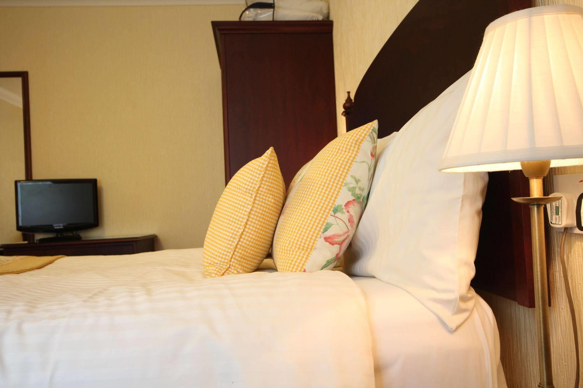 Strathburn Hotel Inverurie By Compass Hospitality 외부 사진