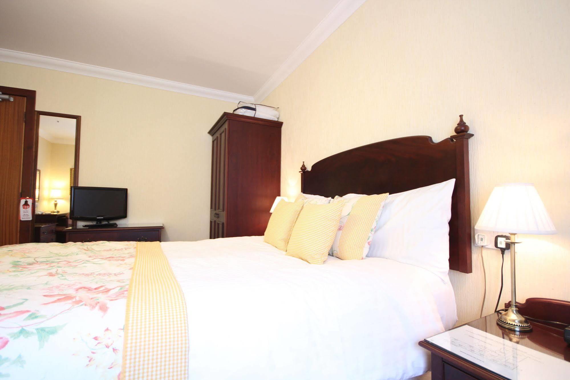 Strathburn Hotel Inverurie By Compass Hospitality 외부 사진