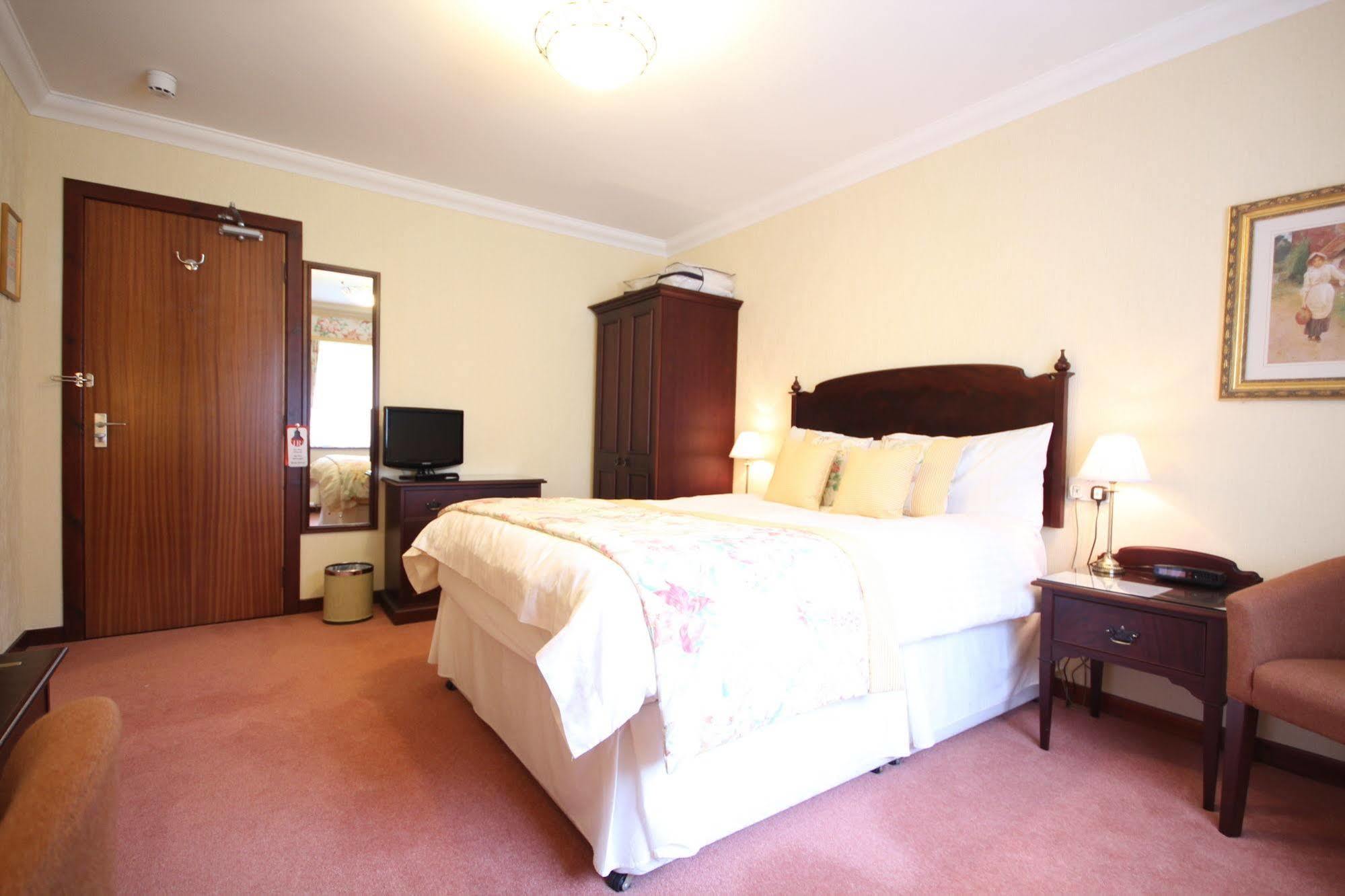 Strathburn Hotel Inverurie By Compass Hospitality 외부 사진